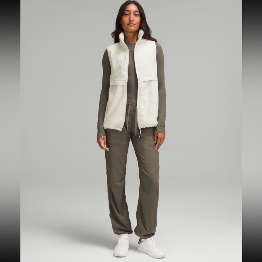 Lululemon Cinch-Hem Fleece
Vest in color Bone - Picture 3 of 7